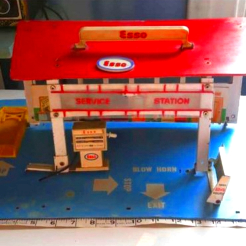 1960's Esso folding gas station toy